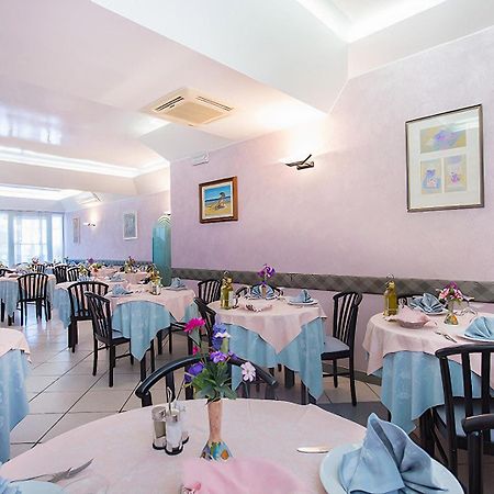Albergo Villa Denny Rimini Exteriör bild