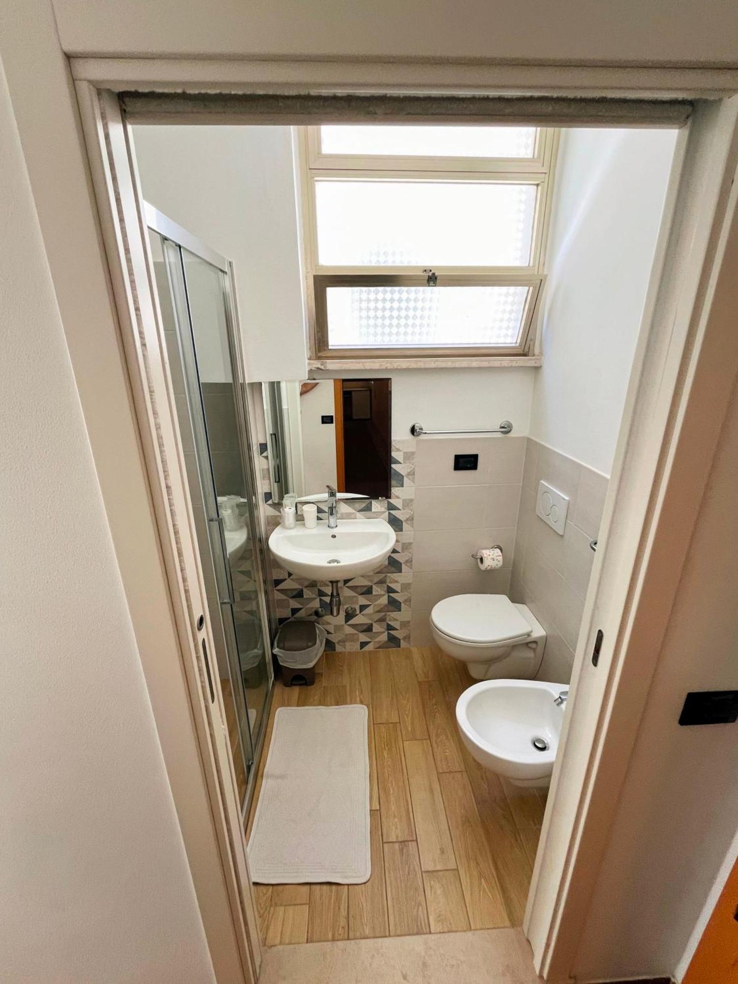 Albergo Villa Denny Rimini Rum bild