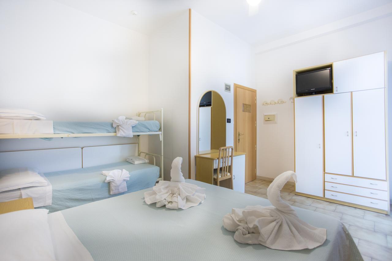 Albergo Villa Denny Rimini Exteriör bild