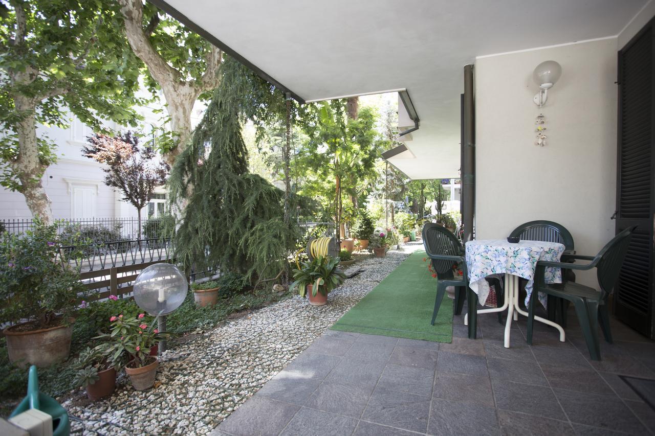 Albergo Villa Denny Rimini Exteriör bild